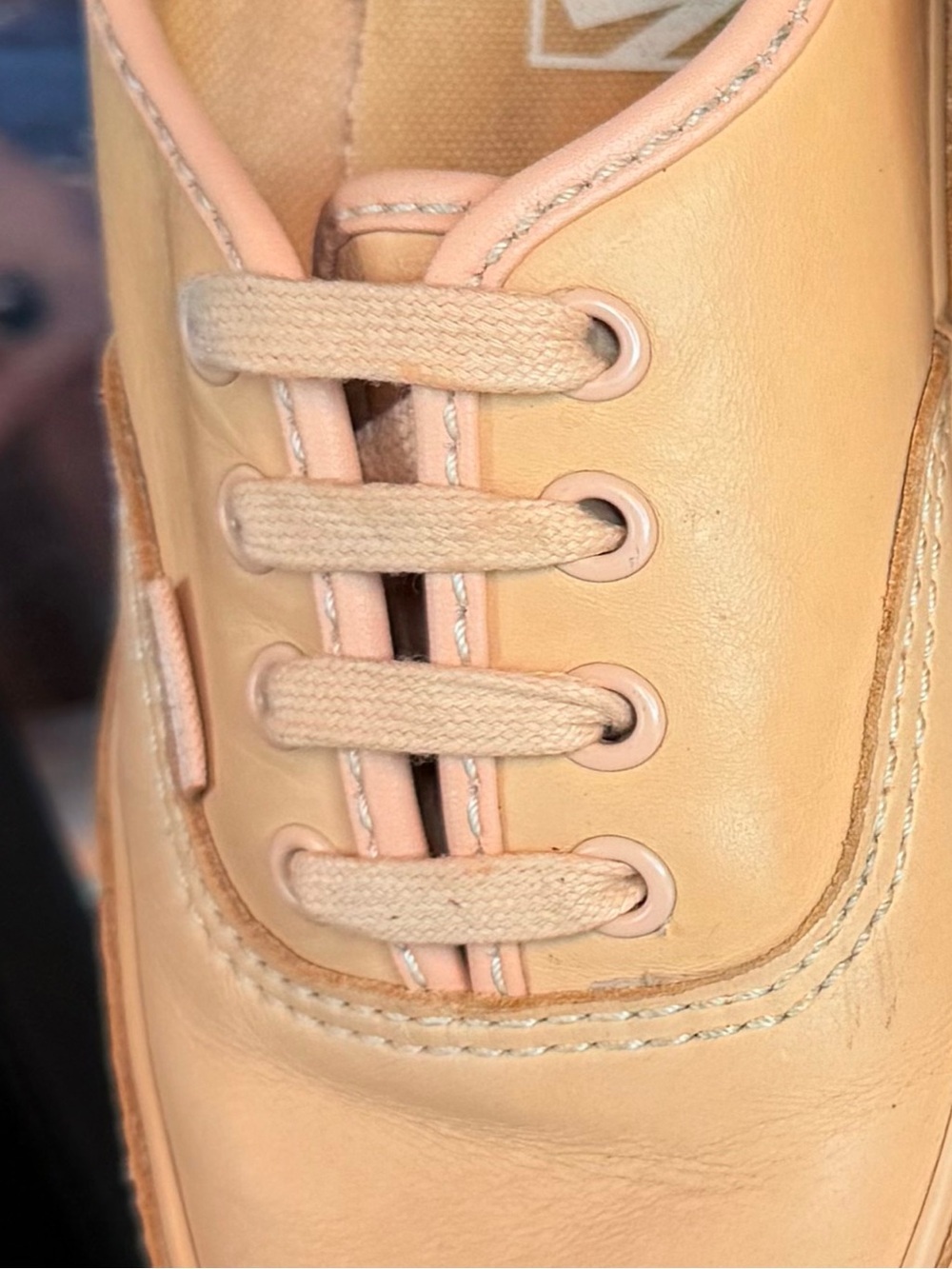 /Mens SZ 5.5 Low-Top Leather Sneakers in Peach - Picture 3 of 13